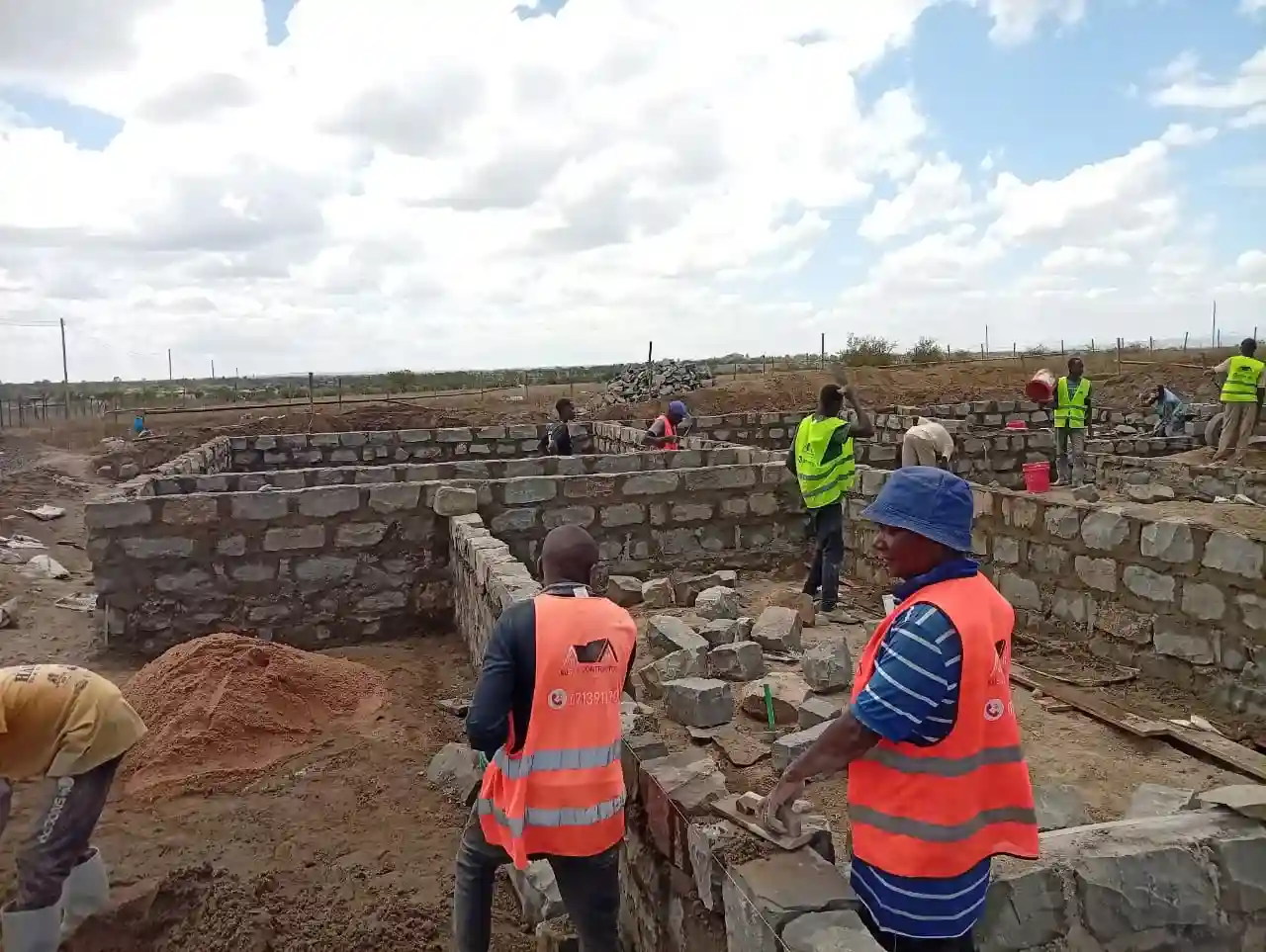 Kunsten Contractors team working on construction project